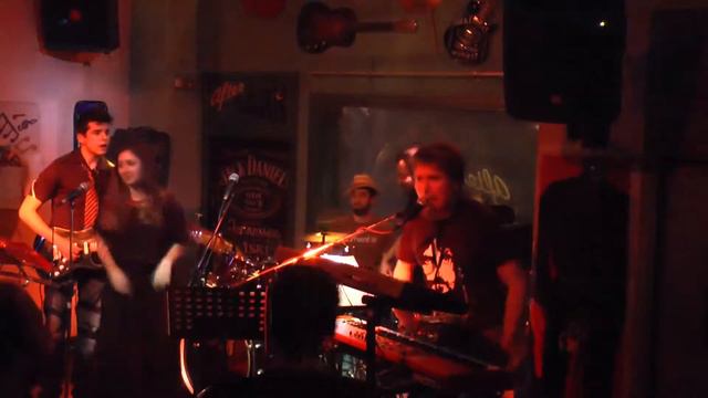 Poza Mostra - Another one bites the dust (Live@After Dark) смотреть онлайн