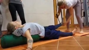 Шавасана при грудном кифозе. Тичерз 2020