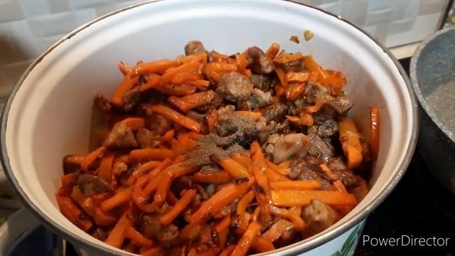 Жаркое в кастрюле или просто тушёный картофель с мясом на ужин.