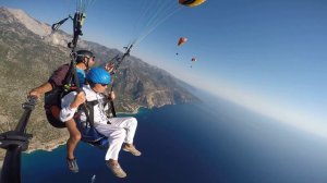Параглайдинг в Олюденизе, Турция. Paragliding in Oludeniz, Turkey.