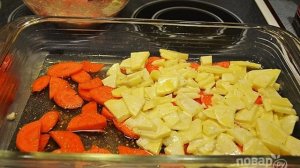 Красная рыба с овощами в духовке