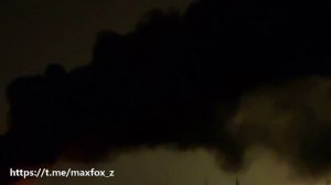 Видео масштабного пожара на одном из складских помещений Петербурга вчера вечером.