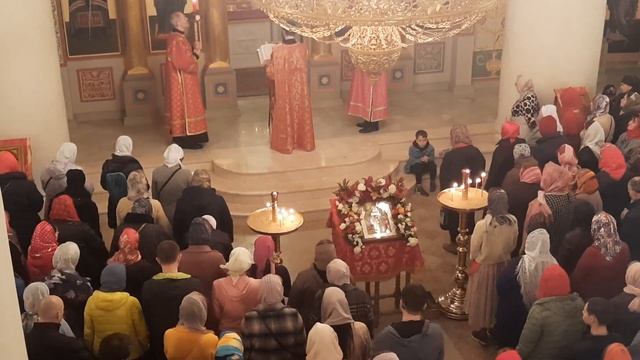 Пасхальное Евангелие на разных языках. "В начале было Слово, и Слово было у Бога, и Слово было Бог" смотреть онлайн