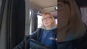 девушка на газели/ девушка работает на соболе.