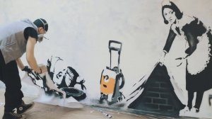 Рисунок на стене по трафарету