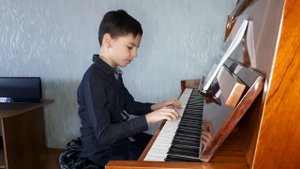 Обидели Ю. Геворкян Даня Лобов 2 класс Игра на фортепиано пианино