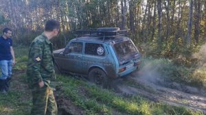 УАЗ Хантер на 36 колесах против подготовленных Нив. Как поедет Suzuki Escudo V6 на АКПП в грязи?