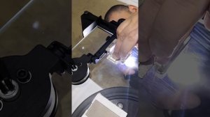 наклейка планок петель Cristallo blum на стекло.