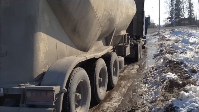 Freightliner columbia 2004 (Фредлайнер каламбия)  Цементовоз цистерна полуприцеп feldbinder 36 м3