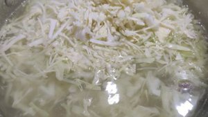 Красный борщ с помидорами и вареной свеклой