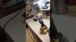 Винтоверт Dewalt
