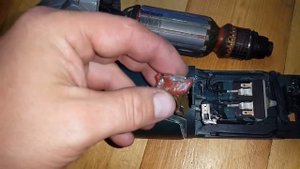 Metabo WEVA 15 125 Quick ремонт (искрят щетки)