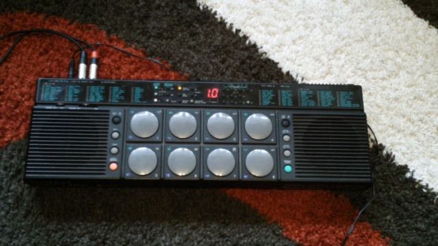 Yamaha DD-10 Drum Machine Part 1/2 смотреть онлайн