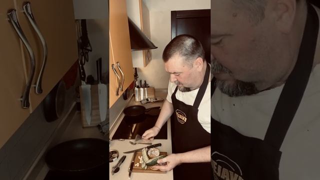 Как готовить гренки со шпротами