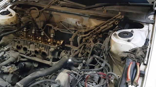 Пока создавал канал напарник снял ГБЦ на Camry 4SFE для замены прокладки!!! смотреть онлайн