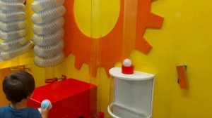 Шарики в трубах