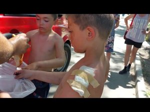 Мариуполь помогаем детям и старикам