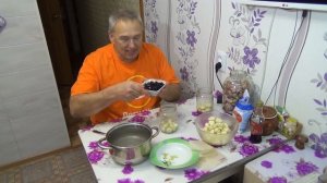 Засолка чеснока. Разные  вкусные рецепты засолки по-домашнему.