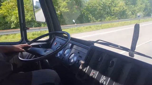 Mercedes SK 1722 unterwegs in Gernsheim. смотреть онлайн