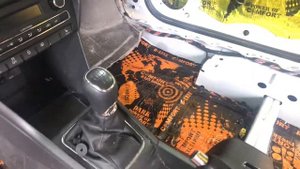 Skoda Rapid - чтобы добиться тишины и уюта в салоне, полностью переделали заводскую шумоизоляцию