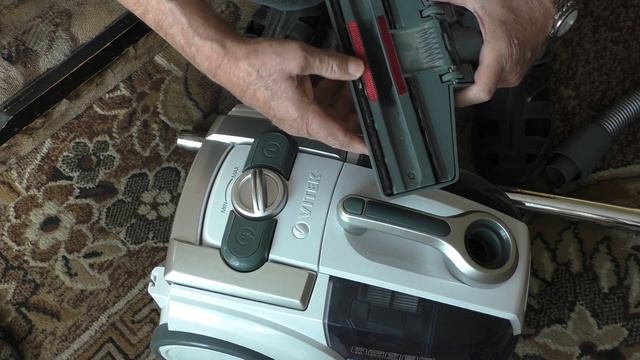 Пылесос с водянным фильтром VT 1833PR смотреть онлайн