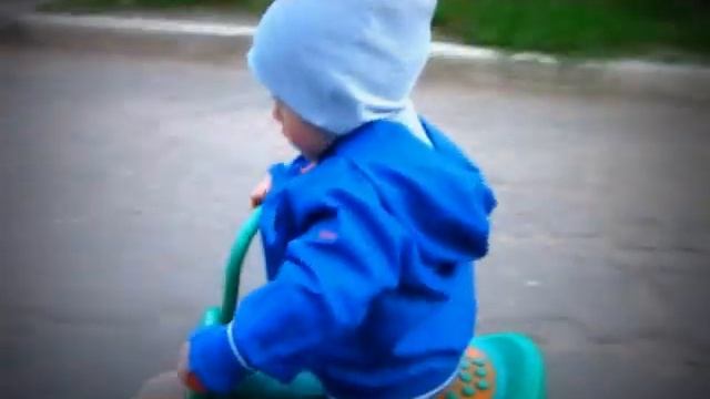 Самодельный беговел. Сыну полтора года смотреть онлайн