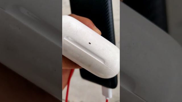 How To Charge OnePlus Buds | OnePlus Buds Z/Z2 / Buds Pro / Nord Buds #oneplus #oneplusbuds #airpod