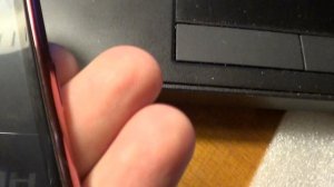 Как одеть чехол на смартфон и не оторвать защитное стекло. ЛАЙФХАК