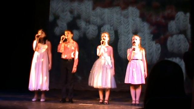 Вокальная группа "Конфетти" ДК "Восход". Песня для мамы на праздник 8 марта смотреть онлайн