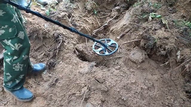 Находки радуют весом!Собираем вдоль дороги металл!Разбираем гусеницу от трелевочного трактора!