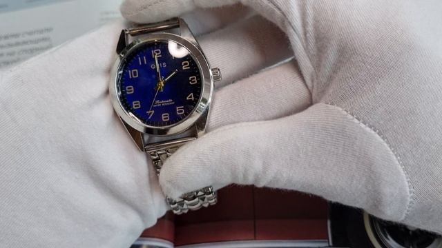 Часы в которых циферблат меняет цвет. смотреть онлайн