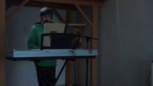 Dwudziestolatki Yamaha DGX-220