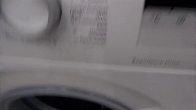 Несколько интересных (мне) моделей стиральных машин Bosch, Siemens, Sharp в магазине.