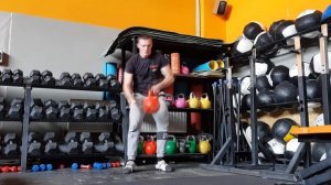 3 упражнения с гирями, которые сделают из тебя силача!