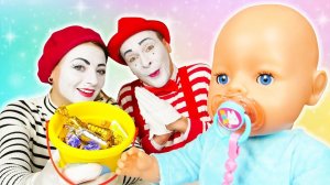 Беби Бон кушает сладости - Играем в куклы baby born - Мультики для девочек Как мама