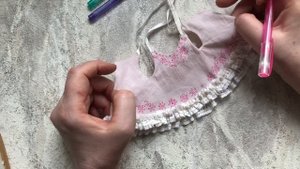 Имитация вышивки ришелье на кукольном платье