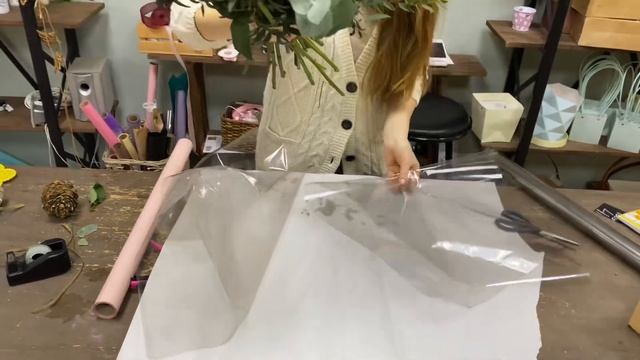 Упаковка красной розы с эвкалиптом / как сделать из розы 80 см 50 см и не жалеть об этом смотреть онлайн