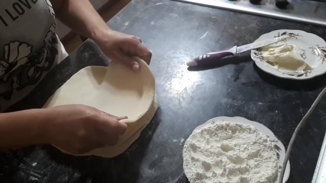 Как приготовить хрустящие снаружи и мягкие внутри круассаны CROISSANTS смотреть онлайн