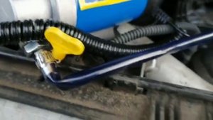 Замена масла в двигателе crca touareg FL при помощи перекачивающего насоса