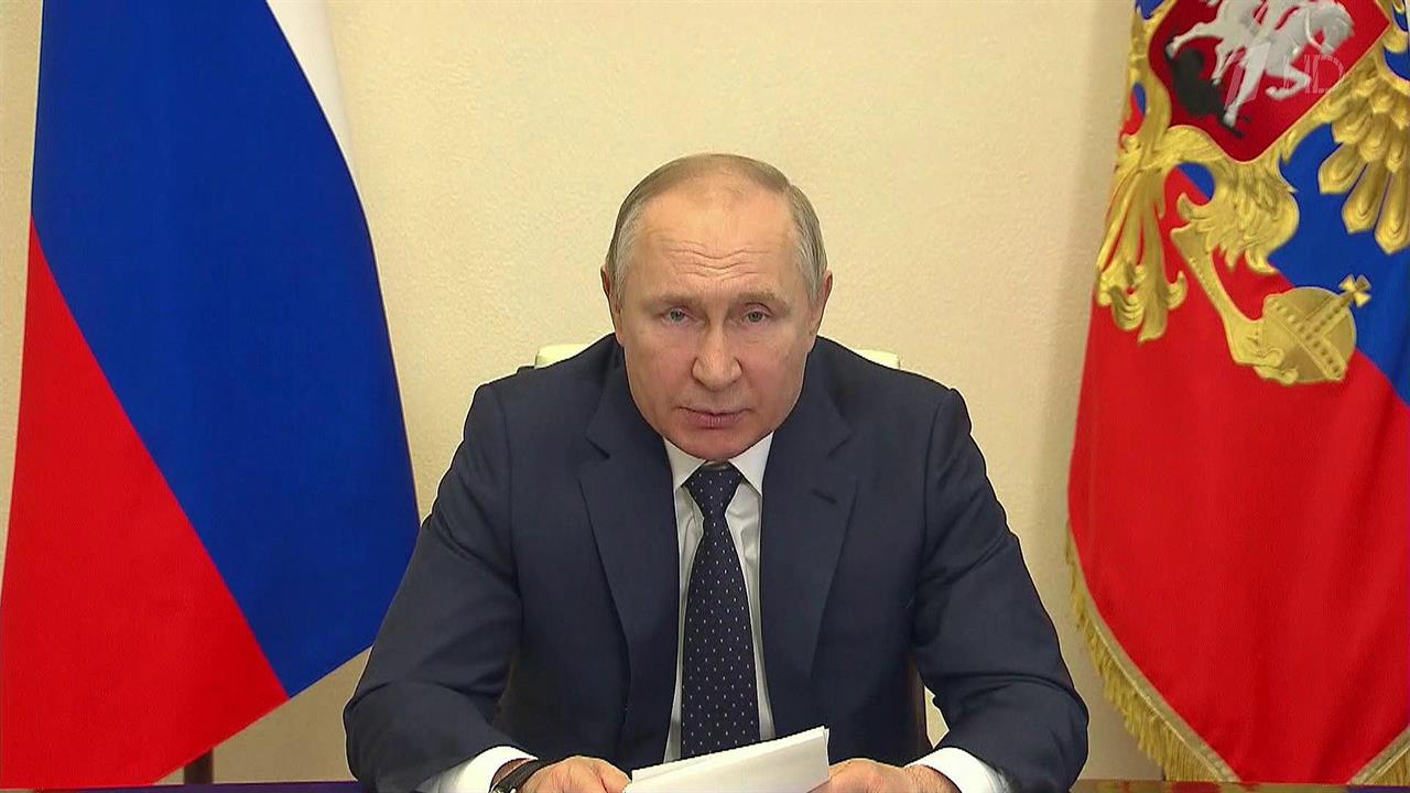 Владимир Путин провел совещание по развитию Крыма
