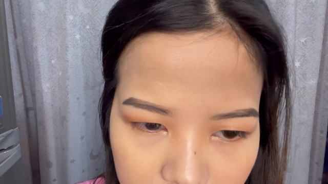 Benefit Powmade Brow Pomade 4.5 смотреть онлайн