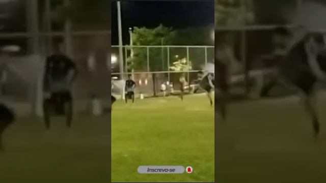 Zé Love anotando seu segundo gol na partida   PlanaltoMundial x Familia Real