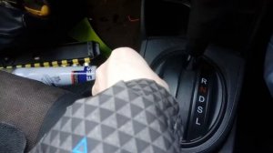 Снятие консоли АКПП (ручника) на HONDA FIT SHUTTLE HYBRID