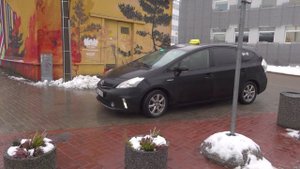 Таксист-бомбила на Таллиннском автовокзале