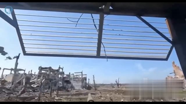 FPV drone with RPG warhead strikes Russian tank. смотреть онлайн