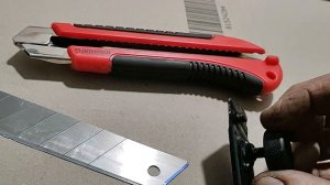 Вечный и мощный строительный/монтажный/канцелярский нож. Eternal construction or clerical knife. DI