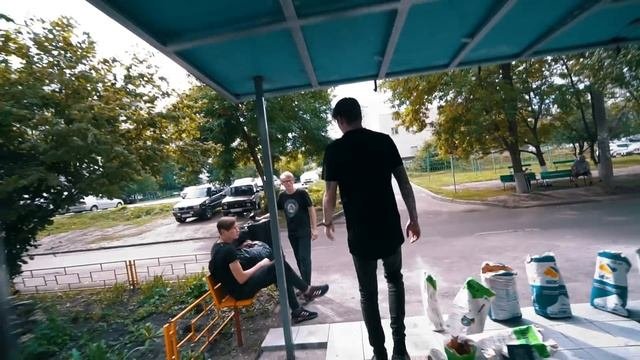 БЕДНЫЙ ШКОЛЬНИК ПРОДАЛ КВАРТИРУ И СБЕЖАЛ ИЗ ГОРОДА. КОНЕЦ ИСТОРИИ?