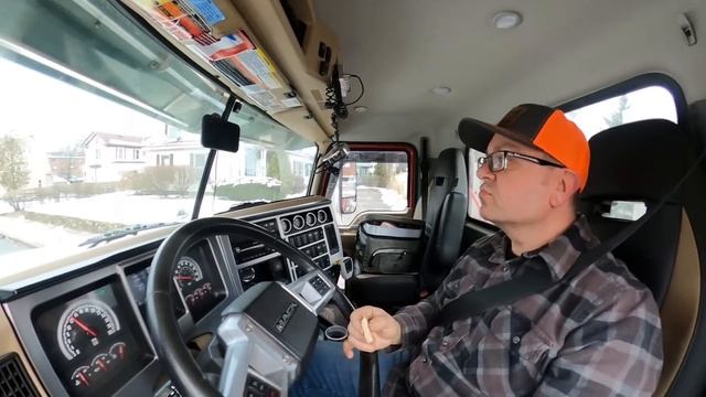 Sanders, snow plows and dump trucks! #trucking смотреть онлайн
