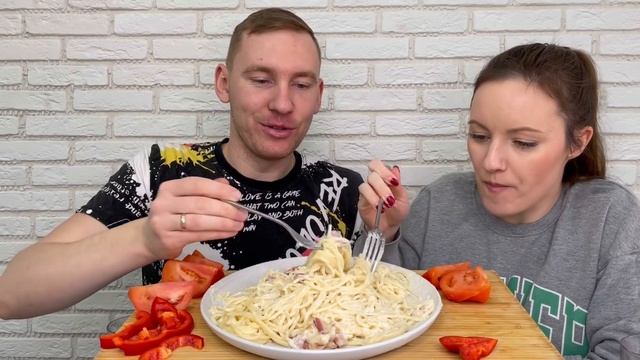 МУКБАНГ ПАСТА КАРБОНАРА С БЕКОНОМ МНОГО СЫРА РЕЦЕПТ ответы на вопросы MUKBANG PASTA CARBONARA