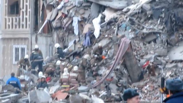 Астрахань, 27 февраля 2012 Рухнувший дом в Астрахани смотреть онлайн